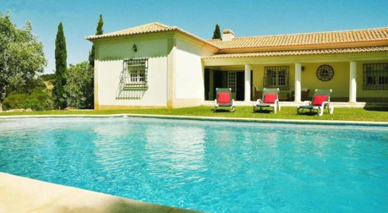 Villa with pool | Pet-friendly — photo 2