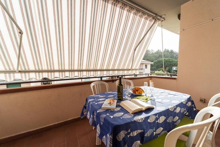 Rental apartment with terrace — photo 2