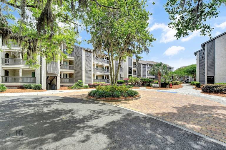 Condo Sea Island