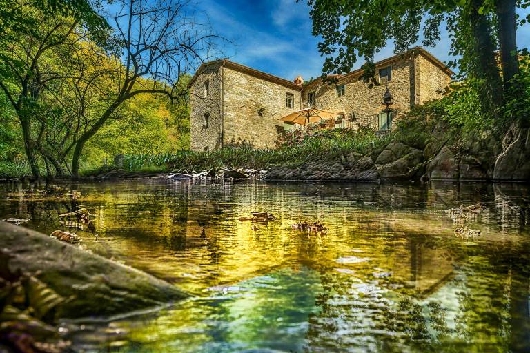 1800s stone house with hot tub and river access in Loro Ciuffenna