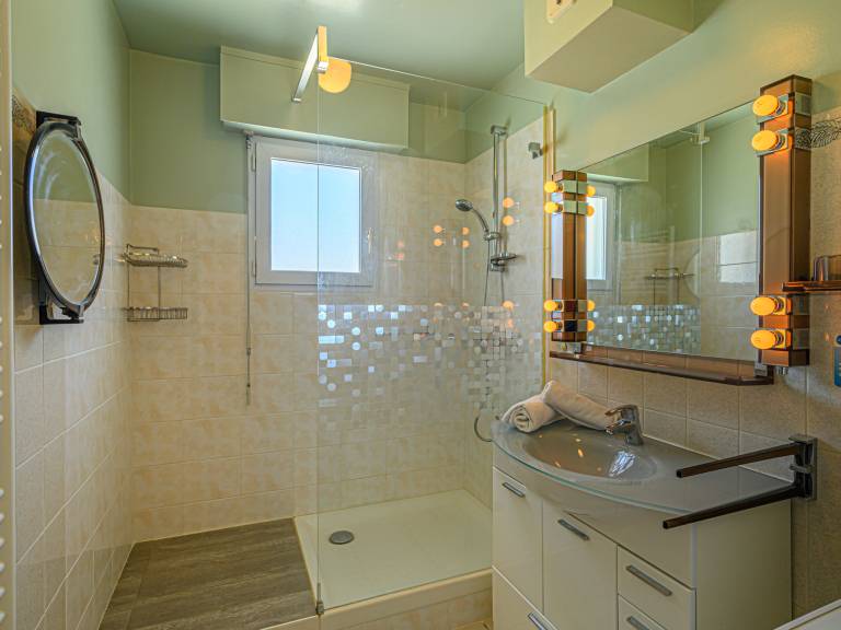 Rental apartment with 2 rooms for 4 persons — photo 4