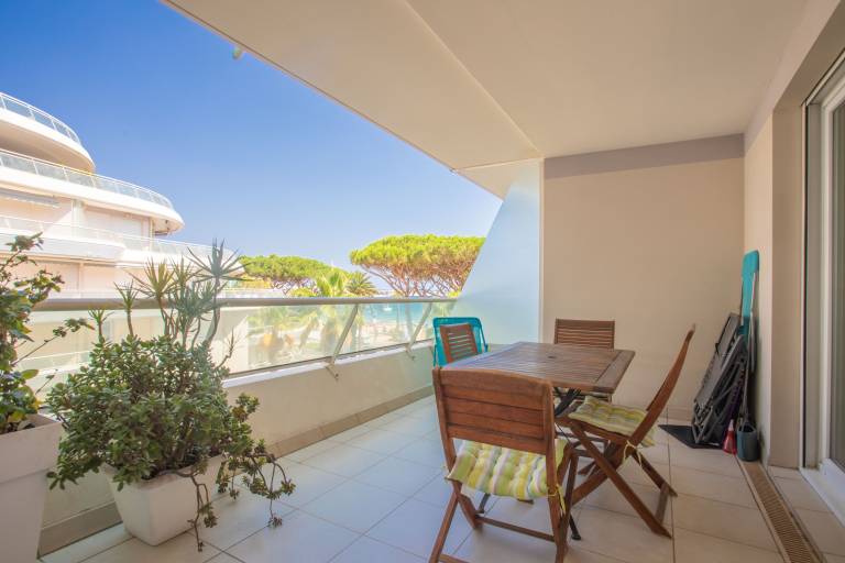 Rental apartment with terrace | Sea view in Fréjus