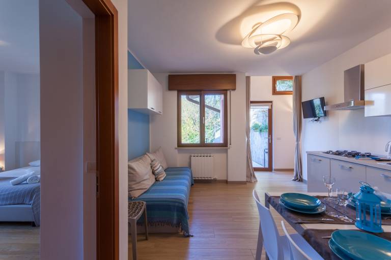 Fully equipped beautiful rental apartment with BBQ & patio | Lake view | Close to the beach | Dogs allowed — photo 3
