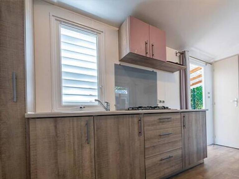 Family-friendly wonderful mobile home with patio & heated pool | Pets are welcome — photo 5