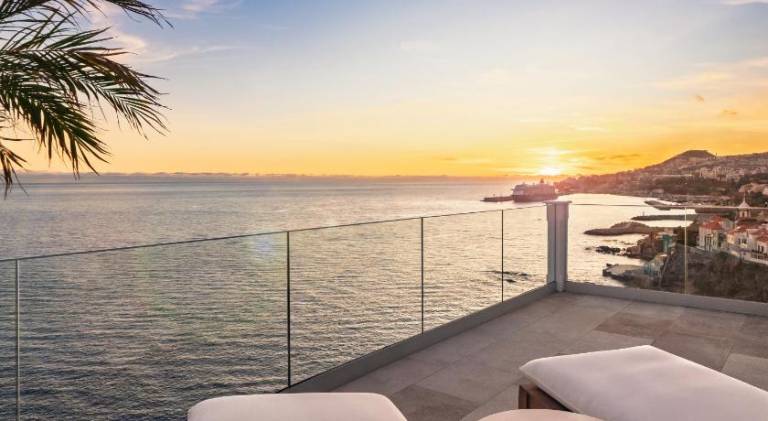 Fully equipped charming vacation home with private pool, terrace & barbeque | Next to Farmers Market | Suitable for remote work | Pet-friendly — photo 3