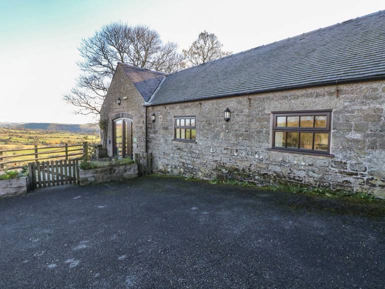 Cottage with barbecue & garden — photo 4