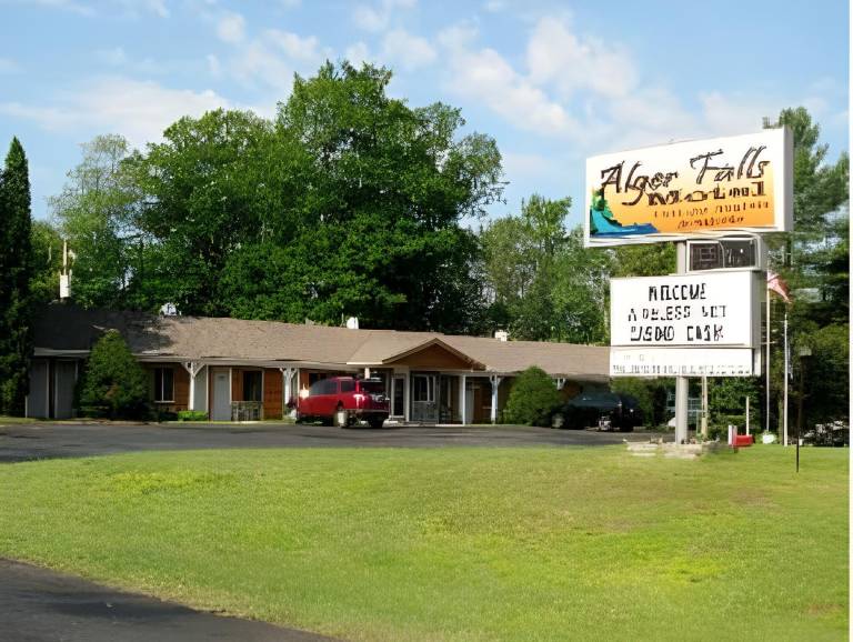 Alger Falls Motel — photo 5