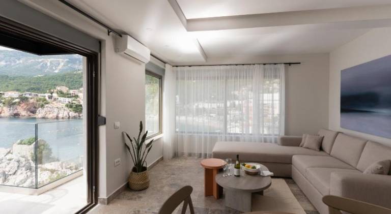 Apartment with private pool & terrace — photo 5