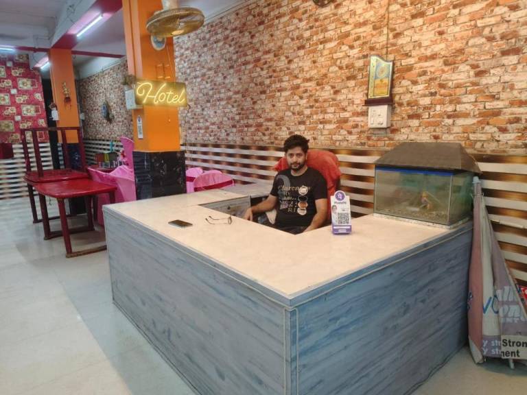 Meera Hotel And Lodging