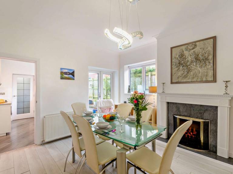 Cottage with yard, terrace & barbeque — photo 4