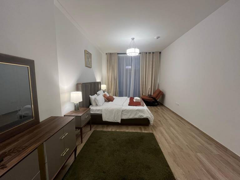 Holiday apartment with hot tub & pool | Water view | Perfect for remote work — photo 2