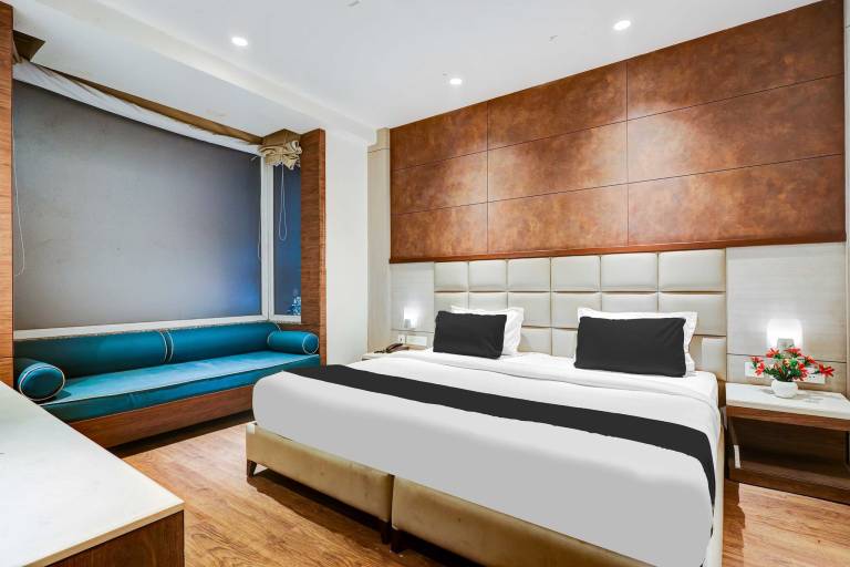 Super Collection O Chhatarpur Near Metro Park