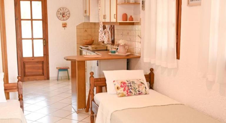 Rental apartment with terrace & garden — photo 2