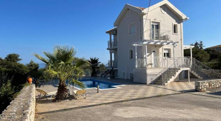 Spacious villa with pool | Dogs allowed in Kefalonia
