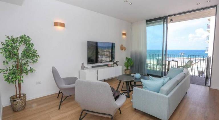 Luxury 2BD Beach Apartment 19 in Tel Aviv