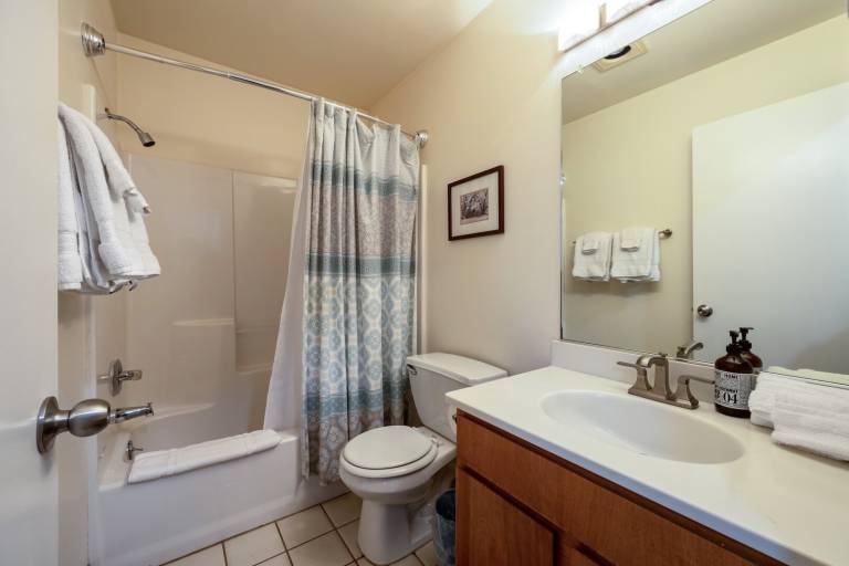 15 Lodge Condo with Hood River Bridge View — photo 3