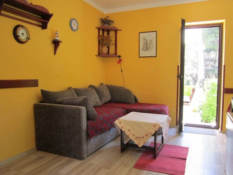Ferienwohnung in Mali Lošinj mit Terrasse, Klimaanlage, W-LAN, Waschmaschine (4241-3) — photo 5