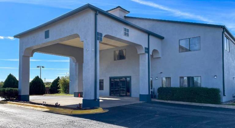 Econo Lodge Inn & Suites Sweetwater I-20 in Sweetwater, TX