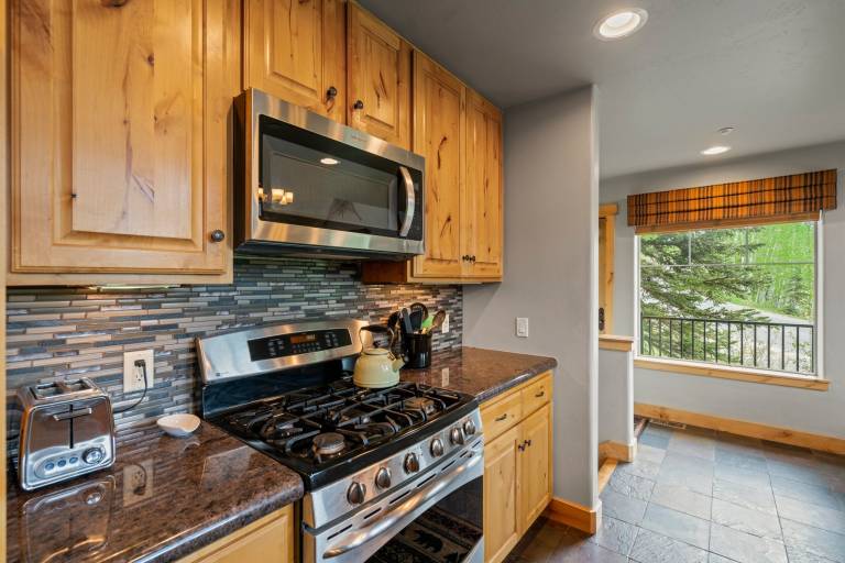 Family-oriented nice vacation home with BBQ, hot tub & pool | Mountain view | Next to the ski | Pet-friendly — photo 4