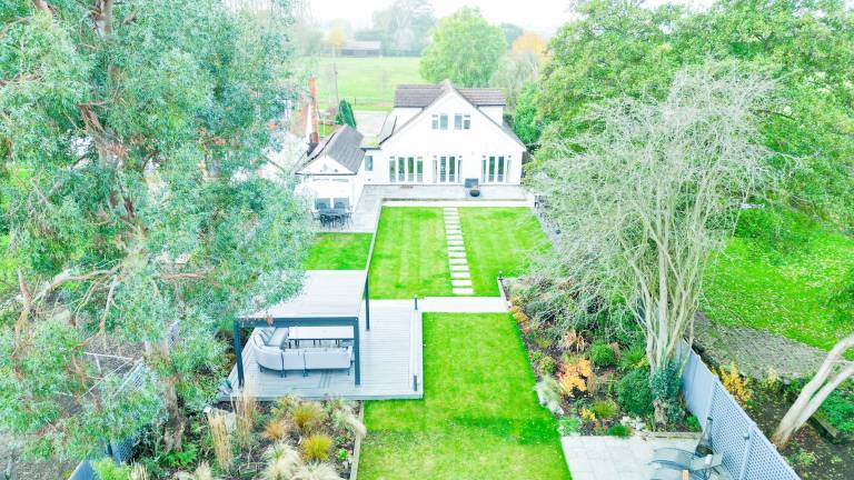 Pass the Keys Spacious House Near Chelmsford