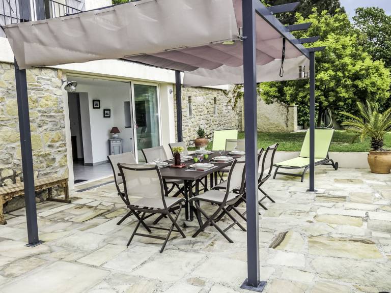 Fully equipped holiday apartment with patio, private pool & yard | Pet-friendly — photo 5