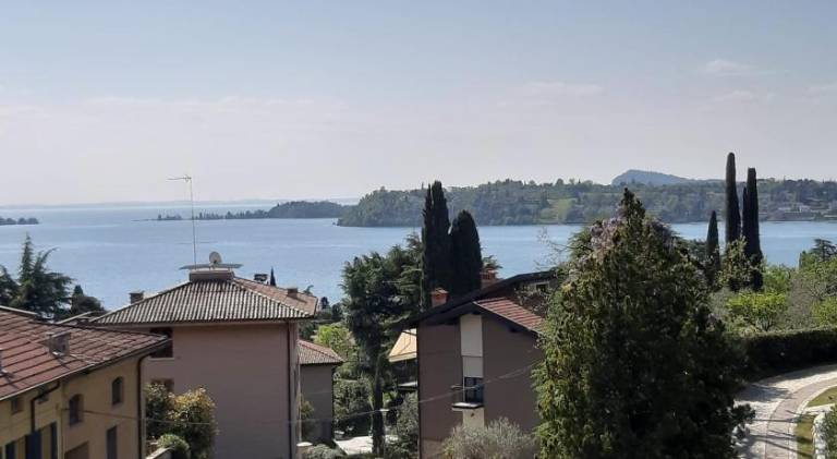 Rental apartment with 1 room for 6 persons in Gardone Riviera