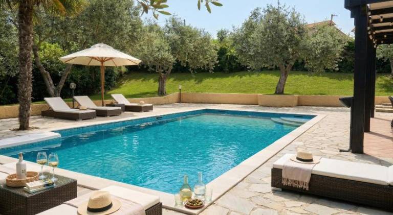 Villa with barbeque, garden & private pool | Good for workation — photo 3