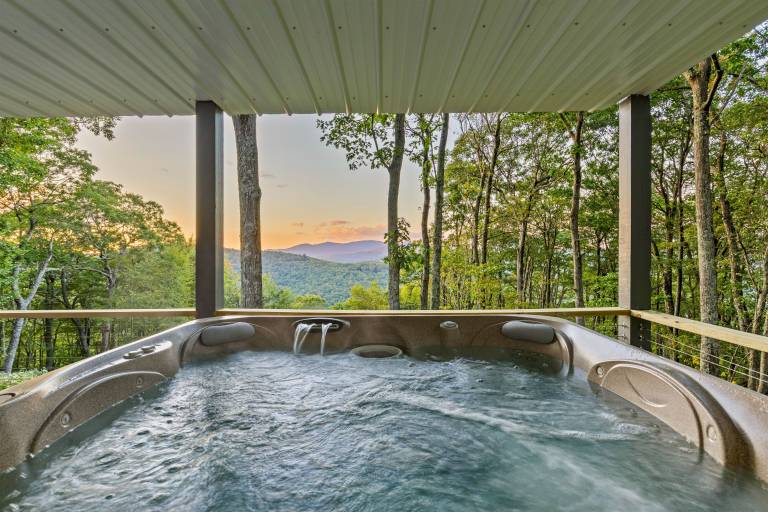 Lodge with barbeque, jacuzzi & sauna | Mountain view — photo 3