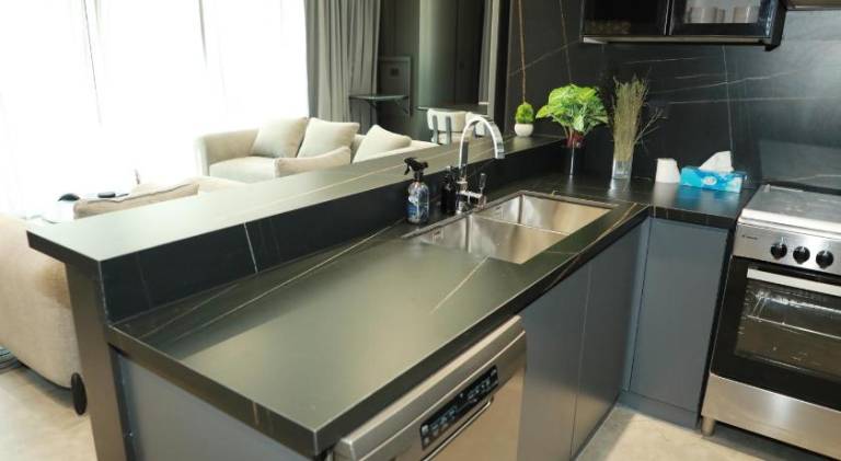 Luxury 2BR Close to Sheikh Zayed Rd, Prime Location, Burj View Opposite Metro — photo 5