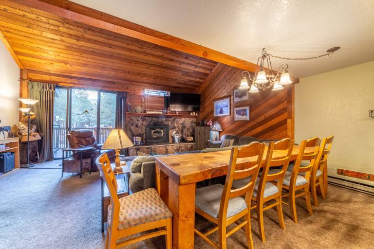 Family-friendly vacation home with jacuzzi & heated pool | Mountain view | Pets are welcome — photo 5