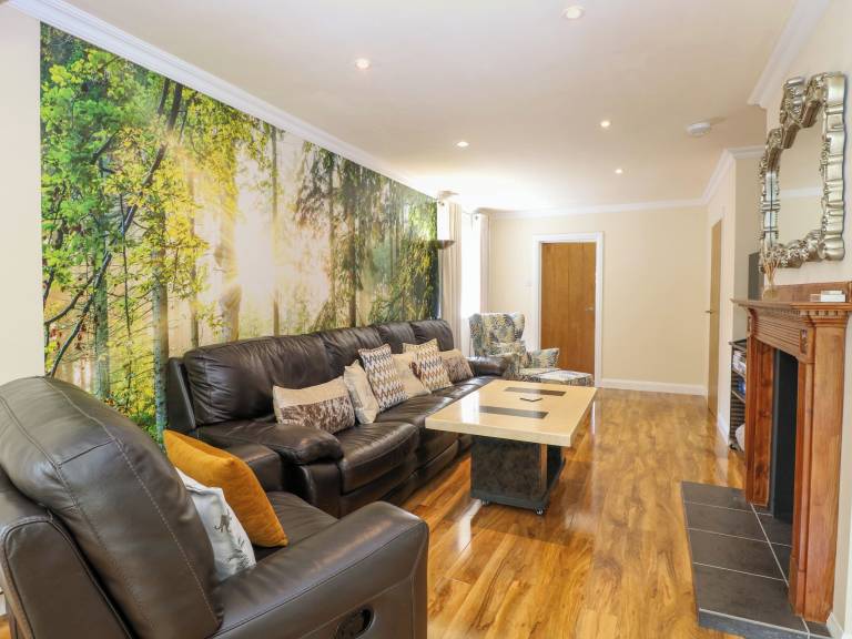 Cottage  Brundall