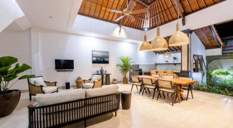 Villa with pool | Beach nearby | Pets allowed — photo 2