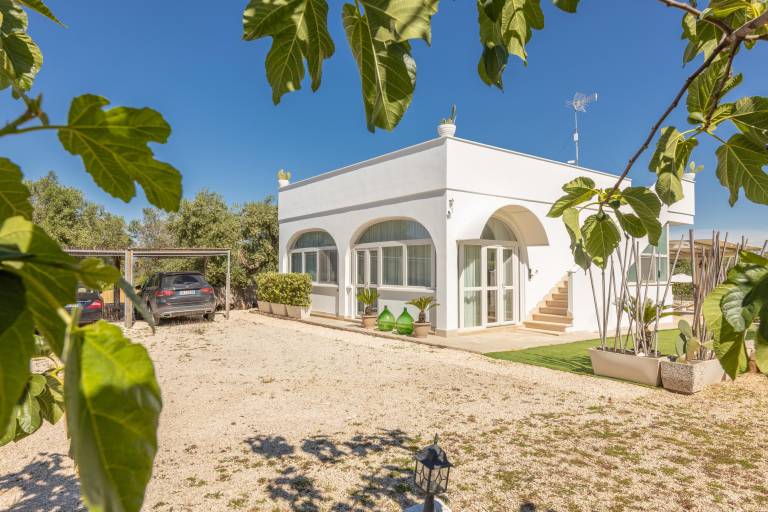 Child-friendly lovely villa with patio, private pool & garden | Pet-friendly — photo 2