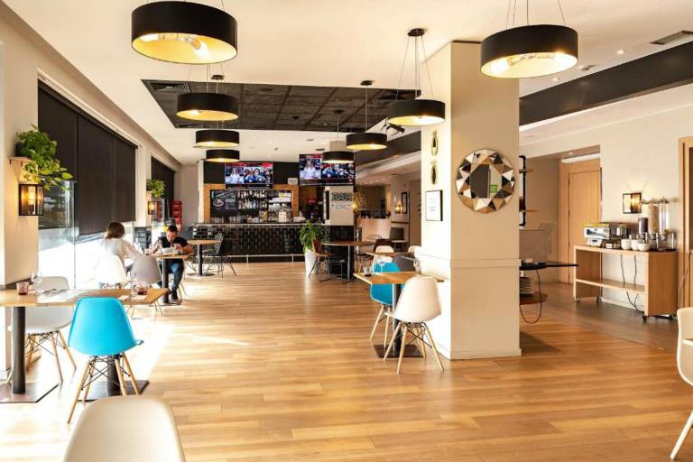 Travelodge BCN Cornella Fira — photo 5