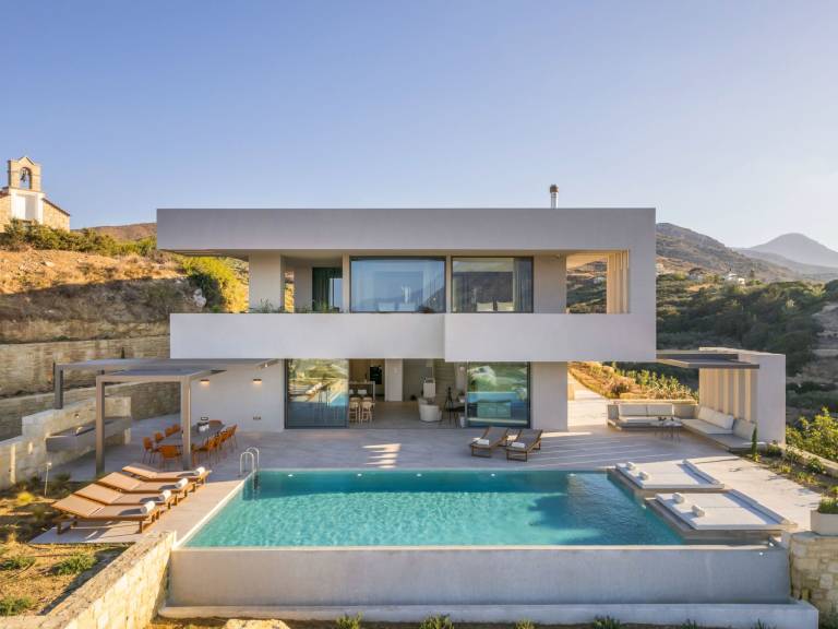 Vacation home with terrace, barbecue & private pool | Mountain view in Kissamos