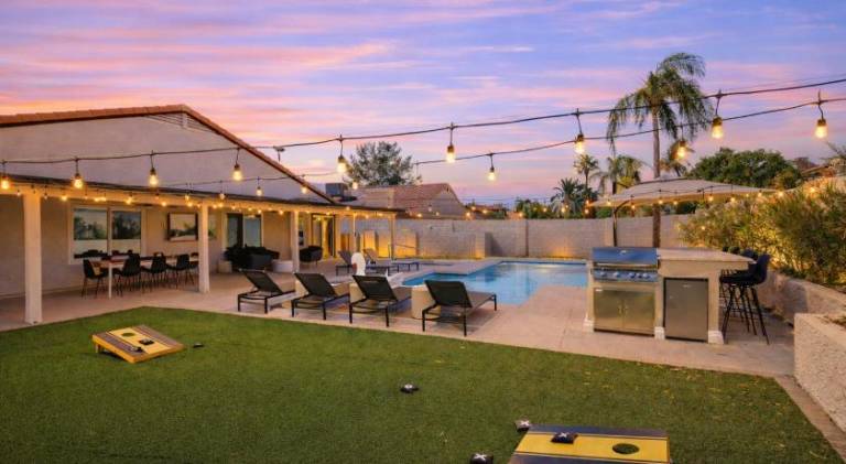 House with pool | Pets are welcome in Phoenix, AZ