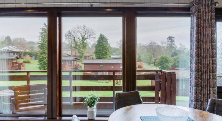 Lovely chalet with jacuzzi | Dogs allowed — photo 4