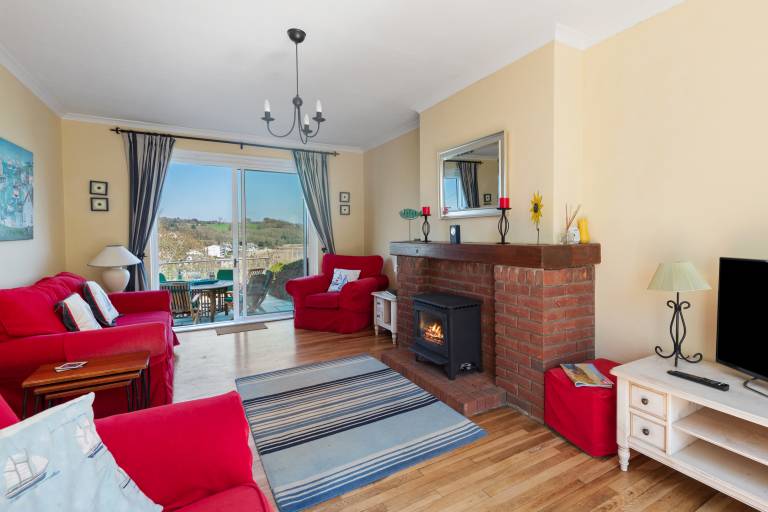 Child-friendly cottage with grill, terrace & yard | Panoramic view | Beach nearby | Pets are welcome — photo 2