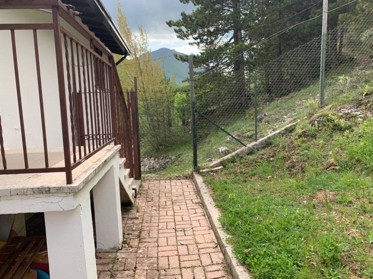 Holiday apartment with garden — photo 4
