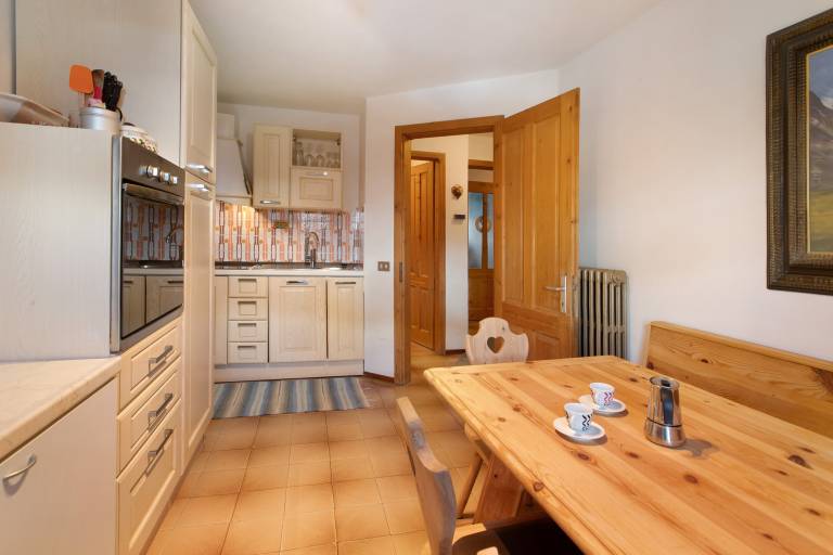 Holiday Apartment "Pablo" near Slopes with Balcony & Wi-Fi — photo 4