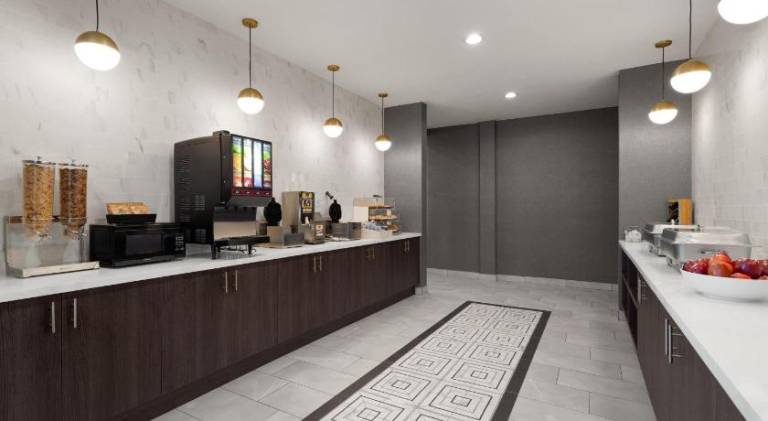La Quinta Inn & Suites by Wyndham Olive Branch — photo 4
