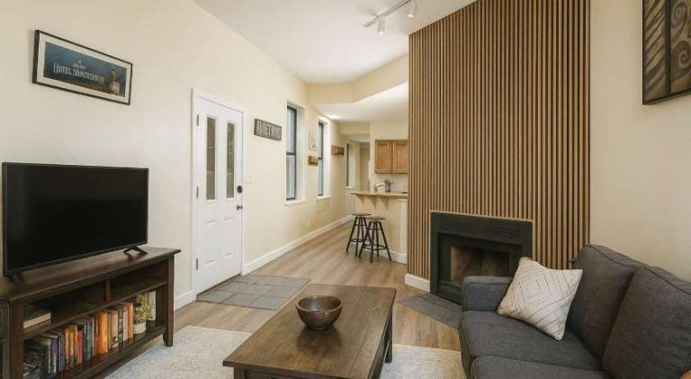 Vacation home | Perfect for remote work in St. Louis, MO