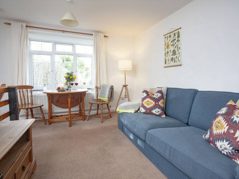 Children-friendly charming cottage with yard | Pets allowed — photo 4