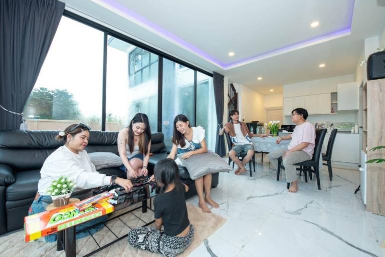 House with 4 rooms for 12 persons in Sattahip