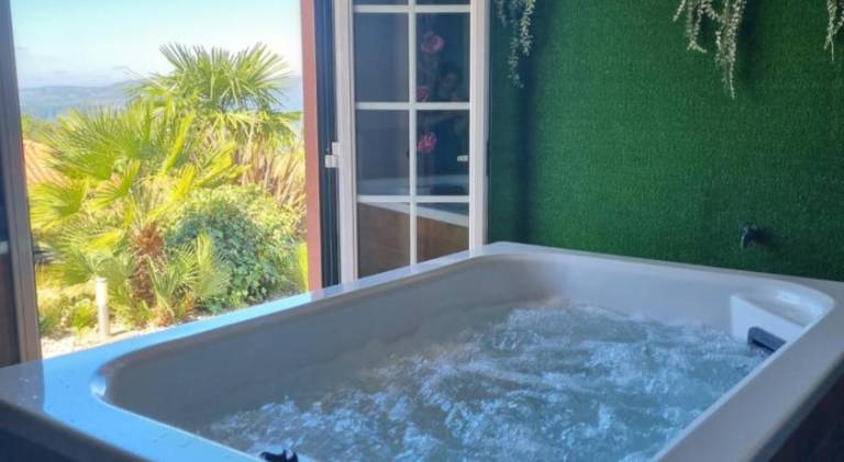 Fully equipped villa with private pool, terrace & hot tub | Dogs allowed — photo 3