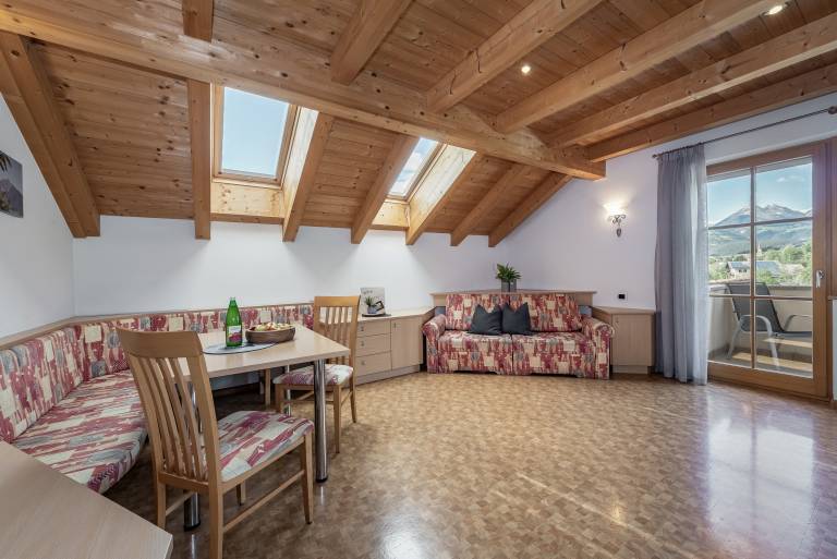 Trinnerhof - Chalet moderni con Wellness Privato in posizione soleggiata e panoramica: Appartamento Golden Delicious in Naz Sciaves