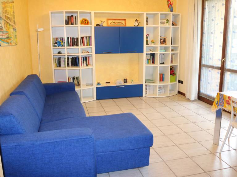 Rental apartment with yard & pool — photo 3