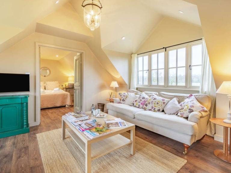 Wonderful rental apartment with garden & pool | Water view | Pets allowed — photo 2