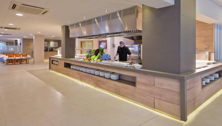 Children-friendly serviced apartment with pool & terrace | Pets are welcome — photo 3