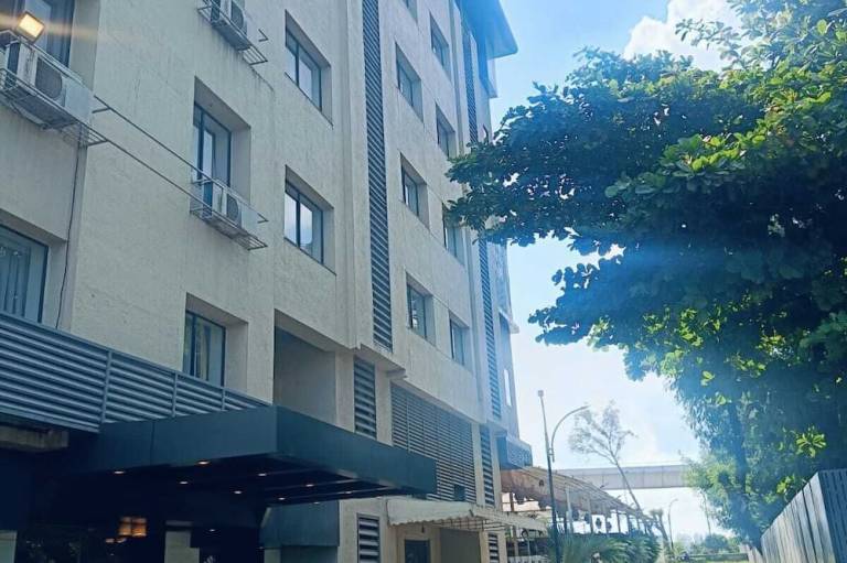 Hotel Sadanand Regency